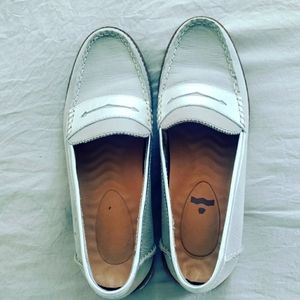 Sperry light grey and silver loafers size 7. Pre owned